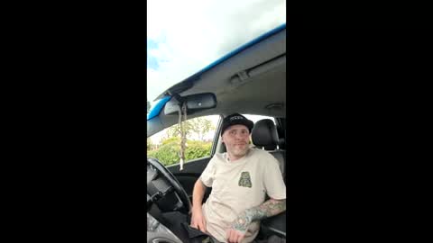 Snapshot of skateruncut chatting on 6, 5, 2026 skateruncut online show from 6, 5, 2026