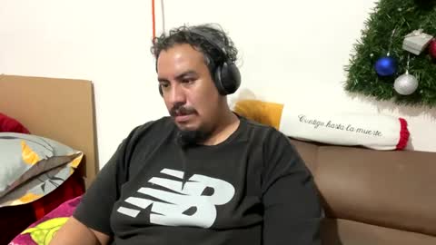 Snapshot of skinhell chatting on 17, 12, 2024 Elias online show from 17, 12, 2024