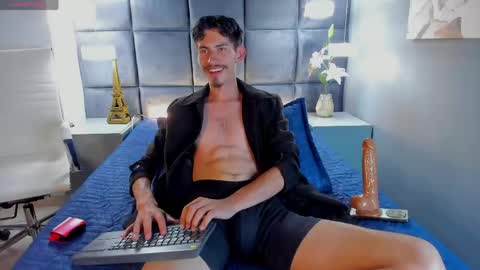 Snapshot of skinny_jean_ chatting on 23, 5, 2026 skinny jean online show from 23, 5, 2026