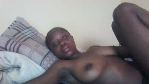 Snapshot of skinny_petite18 chatting on 12, 3, 2026 Munah online show from 12, 3, 2026
