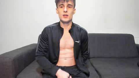 Snapshot of skinnyguywithbigd chatting on 19, 12, 2024 skinnyguywithbigd online show from 19, 12, 2024