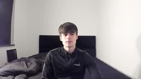 Snapshot of skinnyguywithbigd chatting on 19, 10, 2025 skinnyguywithbigd online show from 19, 10, 2025