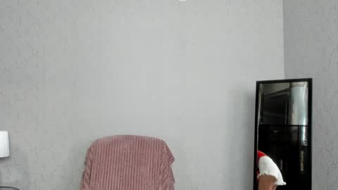 Skinnyladyy online show from 3, 2, 2025