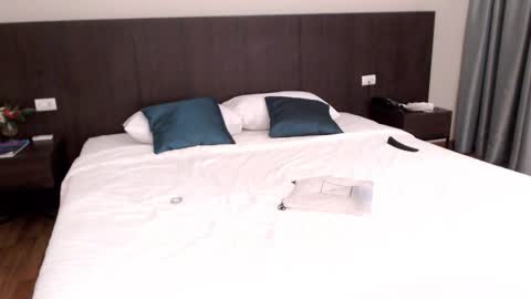 skinnythai4u online show from 22, 11, 2025