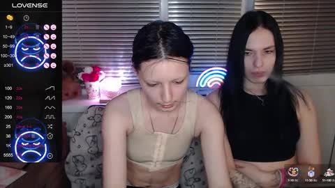 Iska Im genderfluid theyheshenot use ht have reasons and Mia my t-gf sheher online show from 16, 10, 2025