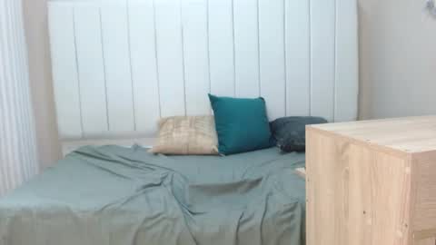 sky_blue05 online show from 10, 4, 2026