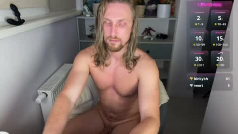 Snapshot of sky_guy25 chatting on 22, 6, 2026 sky_guy25 online show from 22, 6, 2026