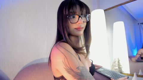 Snapshot of sky_rosee chatting on 19, 12, 2025 Sky online show from 19, 12, 2025