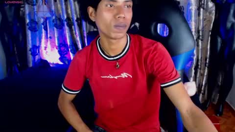 Snapshot of sky_walkerss chatting on 23, 6, 2026 sky_walkerss online show from 23, 6, 2026
