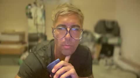 Snapshot of skyfly333 chatting on 1, 3, 2026 IAN HARD online show from 1, 3, 2026