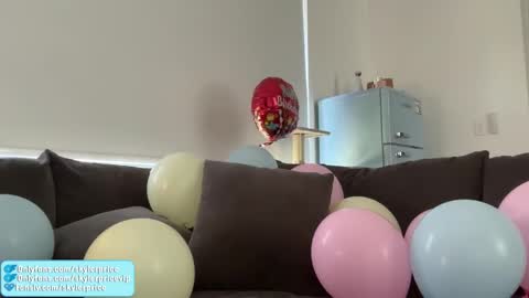 Snapshot of skylerprice chatting on 17, 10, 2025 skyler online show from 17, 10, 2025