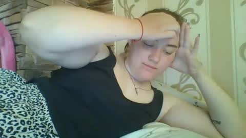 Snapshot of skyressie333 chatting on 8, 7, 2026 skyressie333 online show from 8, 7, 2026