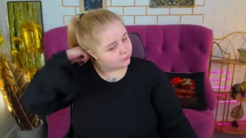 Snapshot of sladadeew chatting on 7, 5, 2026 Slada Deew online show from 7, 5, 2026