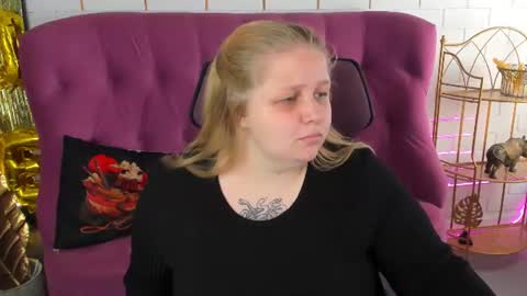 Snapshot of sladadeew chatting on 18, 7, 2026 Slada Deew online show from 18, 7, 2026
