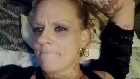 sleeplessnightscouple online show from 5, 4, 2026