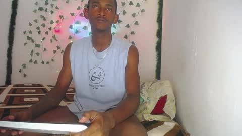 Snapshot of sleyandluna1 chatting on 6, 5, 2026 sleyandluna1 online show from 6, 5, 2026