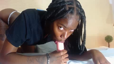 slim_chocobar18 online show from 12, 12, 2024