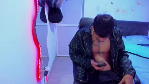 slim_master12 online show from 22, 1, 2025