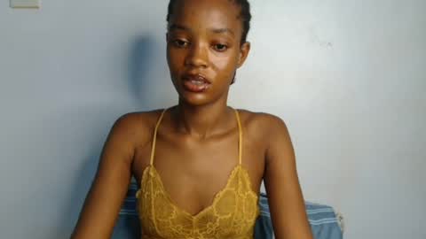 Snapshot of slim_wetpussyy chatting on 22, 6, 2026 Bella online show from 22, 6, 2026