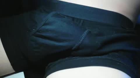 Snapshot of slimhungyvng chatting on 7, 4, 2026 slimhungyvng online show from 7, 4, 2026