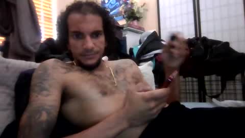 Snapshot of slimnlong022 chatting on 11, 4, 2026 Slim online show from 11, 4, 2026