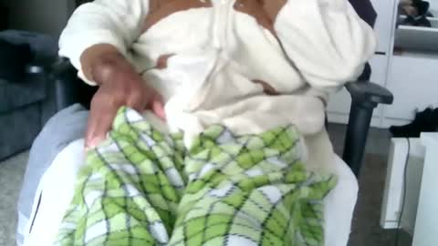 slipperyballs900 online show from 15, 2, 2026