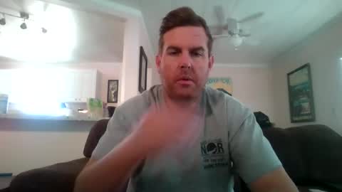 Snapshot of slocalboi chatting on 28, 6, 2026 Sharkey online show from 28, 6, 2026