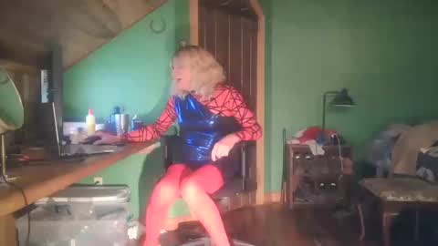 slutjennifertransxx online show from 11, 10, 2025