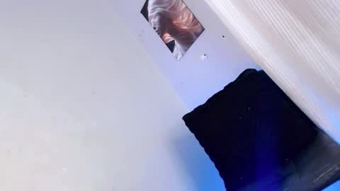 slutnextdoor28 online show from 29, 3, 2026