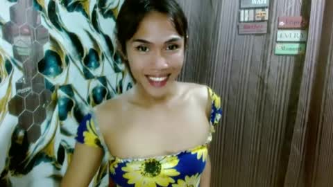 Snapshot of slutqueen_raz chatting on 27, 6, 2026 Raz online show from 27, 6, 2026
