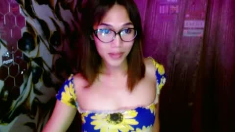 Snapshot of slutqueen_raz chatting on 4, 7, 2026 Raz online show from 4, 7, 2026