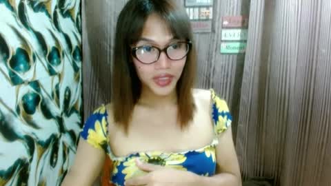 Snapshot of slutqueen_raz chatting on 5, 7, 2026 Raz online show from 5, 7, 2026