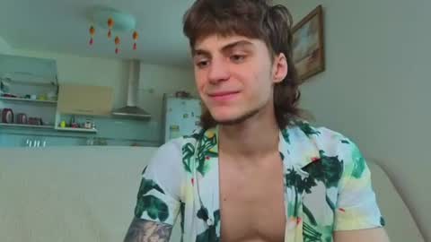 Snapshot of sly_gus chatting on 26, 6, 2026 Gus online show from 26, 6, 2026