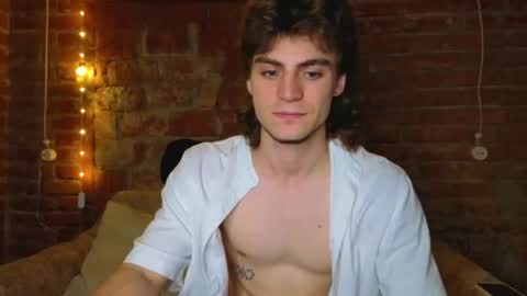 Snapshot of sly_gus chatting on 27, 7, 2026 Gus online show from 27, 7, 2026