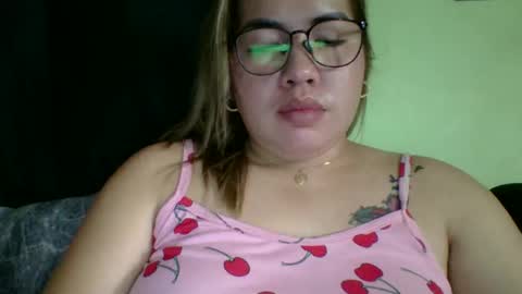 Snapshot of small_boobs59 chatting on 19, 2, 2026 Lovewella online show from 19, 2, 2026