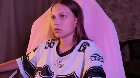 Emma online show from 8, 9, 2025