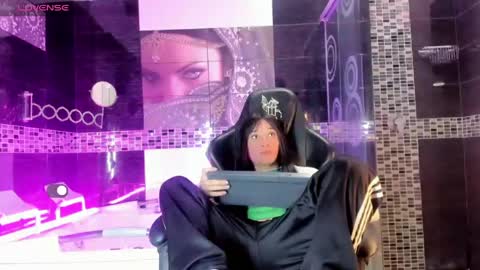 Small Hot19 online show from 25, 5, 2026