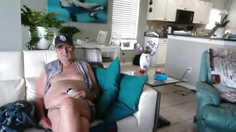 Snapshot of smallpenisbigtongue chatting on 22, 7, 2026 Daddy online show from 22, 7, 2026