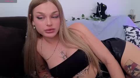 Snapshot of smanuna chatting on 4, 8, 2026 Manuna online show from 4, 8, 2026