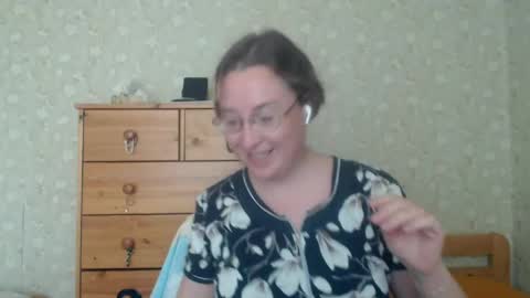 Snapshot of smart_rose chatting on 18, 5, 2026 smart_rose online show from 18, 5, 2026