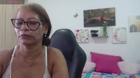 Snapshot of smilet_milf chatting on 21, 2, 2026 Smileth online show from 21, 2, 2026