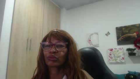 Snapshot of smilet_milf chatting on 17, 4, 2026 Smileth online show from 17, 4, 2026