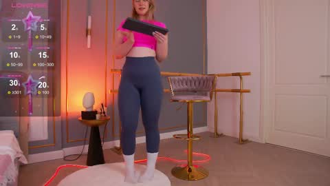 Snapshot of smiley_mia_ chatting on 6, 3, 2025 Mia online show from 6, 3, 2025