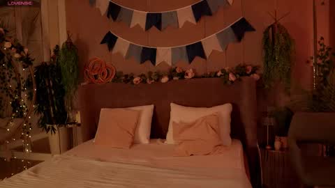 Snapshot of smiley_mia_ chatting on 5, 10, 2025 Mia online show from 5, 10, 2025