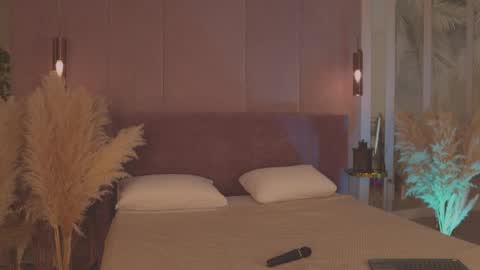 Mia online show from 10, 4, 2026