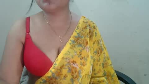 Snapshot of smiley_queen99 chatting on 4, 8, 2026 smiley online show from 4, 8, 2026