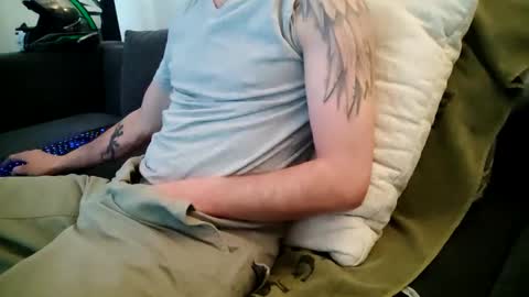 Snapshot of smokeandwatching chatting on 3, 1, 2025 Smokeandwatching online show from 3, 1, 2025