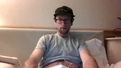 Snapshot of smoothcanuck69 chatting on 28, 4, 2026 Smoothcock online show from 28, 4, 2026