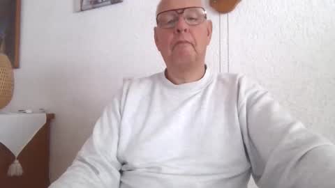 Snapshot of smoothy5460 chatting on 5, 5, 2026 smoothy5460 online show from 5, 5, 2026
