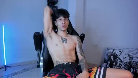 Snapshot of snakebutterfly chatting on 24, 10, 2025 snakebutterfly online show from 24, 10, 2025